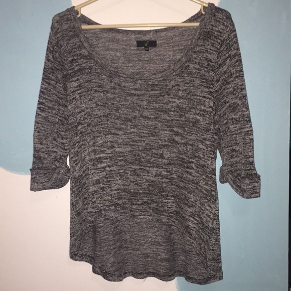 G21 t-shirt top short front, longer back - Picture 5 of 5